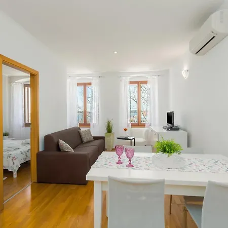 San Giovanni - Sea View Apartment